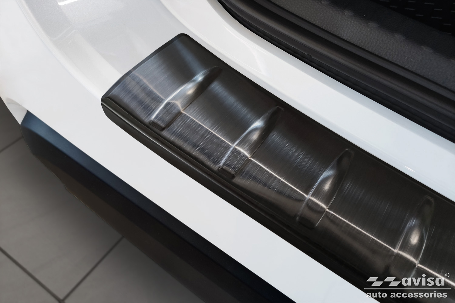 Zwart RVS Achterbumperprotector passend voor Suzuki S-Cross II 2022- 'Ribs' voor o.a. SUZUKI | - Instaplijsten